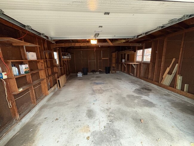 Building Photo - 320 Fanelle Ave