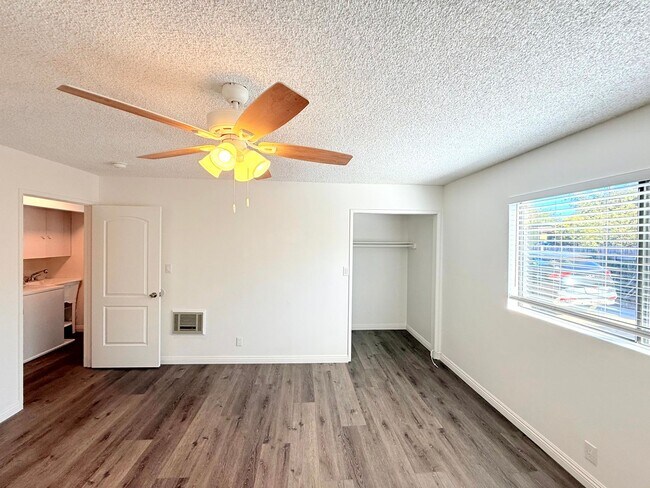 Building Photo - 2506-2508 Norfolk Street