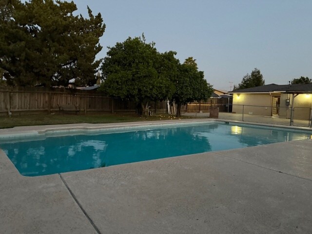 Building Photo - 4802 W Kaweah Ave