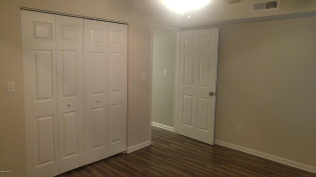 Building Photo - 3580 Sable Palm Ln