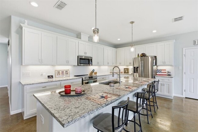 Building Photo - 152 Spring Hollow Trail