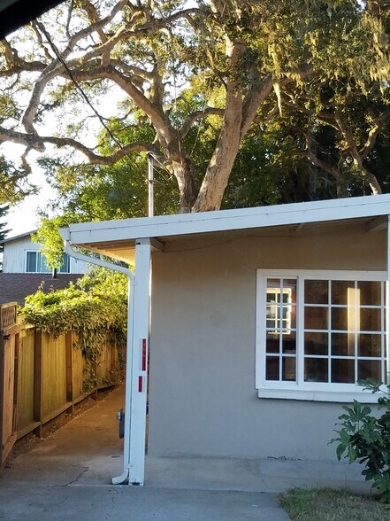 Building Photo - 1208 Lincoln Avenue