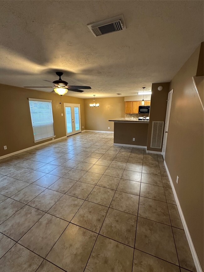 Building Photo - 12110 Bowsman Dr
