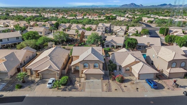 Building Photo - 11155 E Laurel Ln