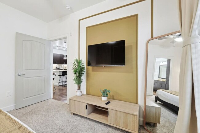 Building Photo - 5725 Town and Country Blvd