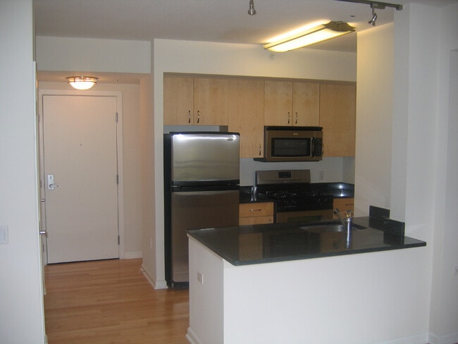 Building Photo - 440 L St NW