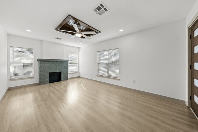 Building Photo - 1820 Gorman Ave