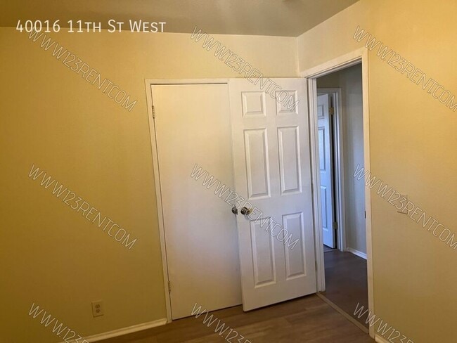 Building Photo - 40016 11th St W