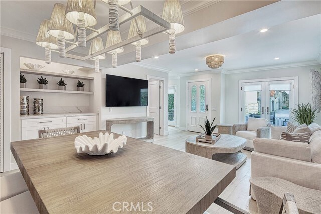 Building Photo - 410 Acacia Ave