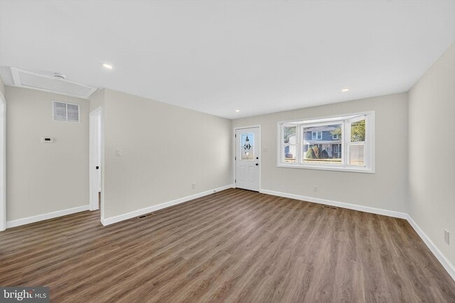 Building Photo - 8 Marley Neck Rd