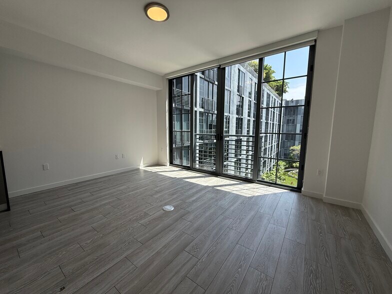 Building Photo - 169 NW 26th St