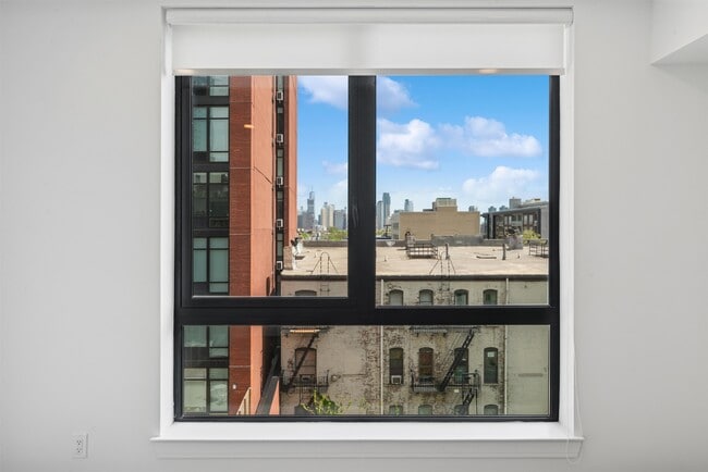 Building Photo - 32 Jones St