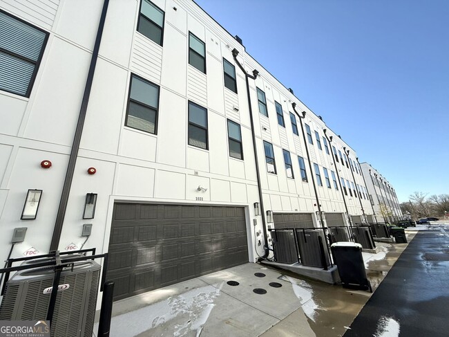 Building Photo - 1031 Robert Smalls Wy