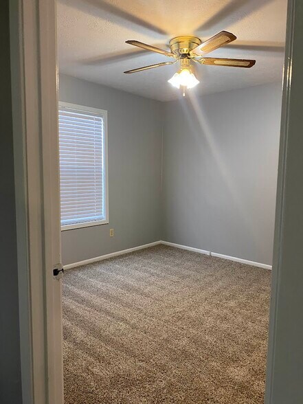Building Photo - 2403 Bandera Dr
