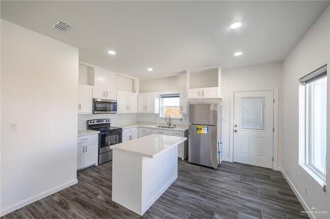 Building Photo - 20 Copper Ave