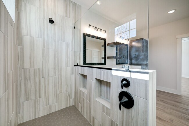 Building Photo - 3105 Somerset Levens Ln