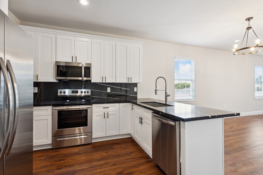 Kitchen - 1324 Harrison Ave