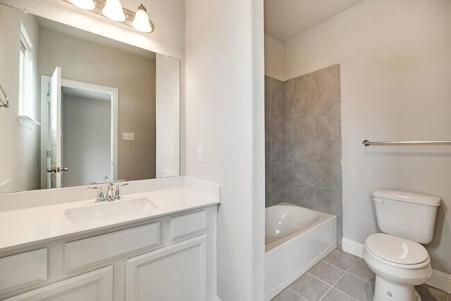 Building Photo - 412 Winding Creek Ln