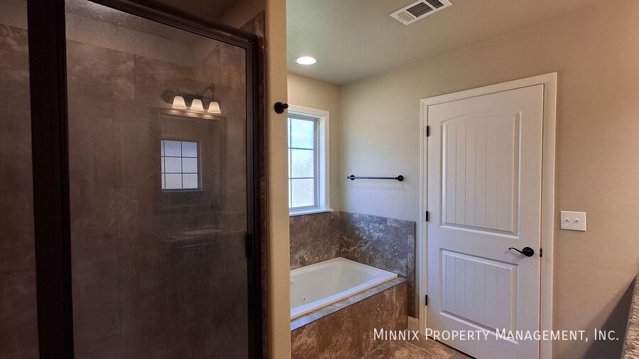 Building Photo - 7904 Legacy Pkwy