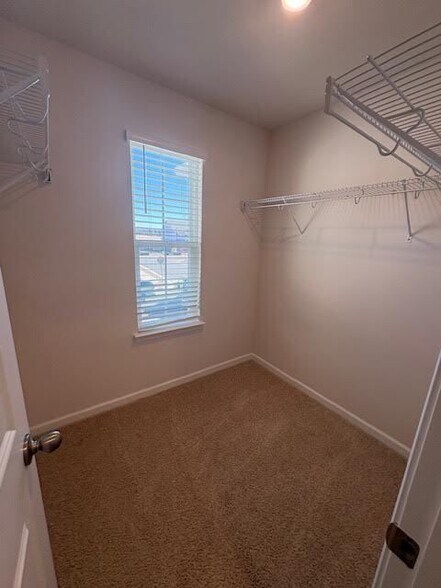 Building Photo - 3404 Sunstone Wy