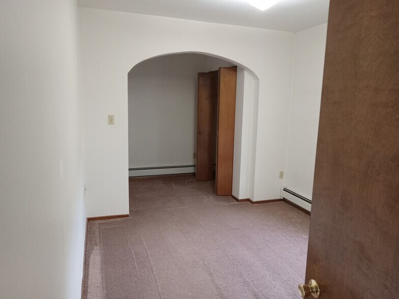 Building Photo - 1307 Seesetown Rd