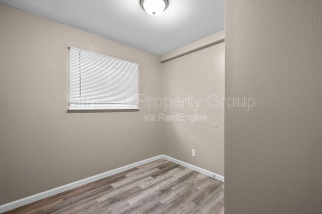 Building Photo - 5 Boles Ave