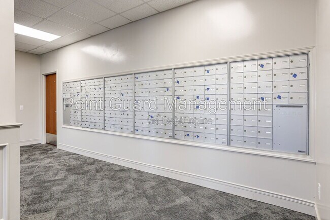 Building Photo - 7460 Graceland Dr