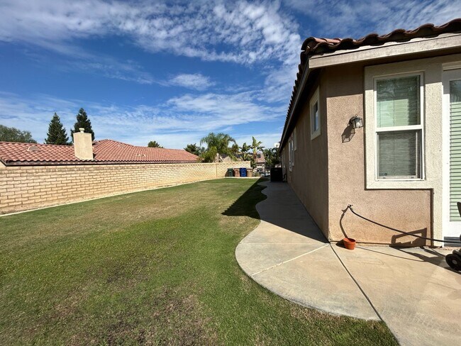 Building Photo - 15005 Via Messina Dr