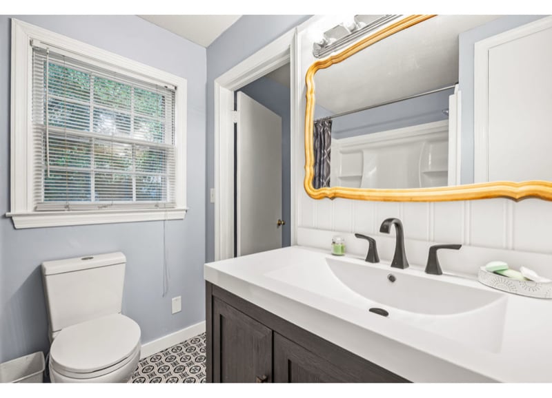 Building Photo - 3308 Kelwin Ave