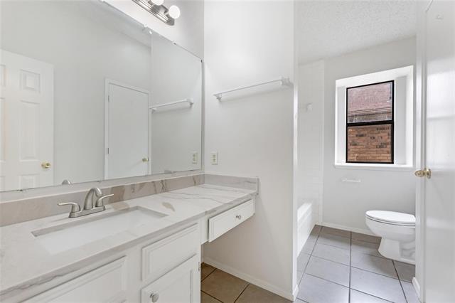 Building Photo - 6549 Meadowlark Ln E