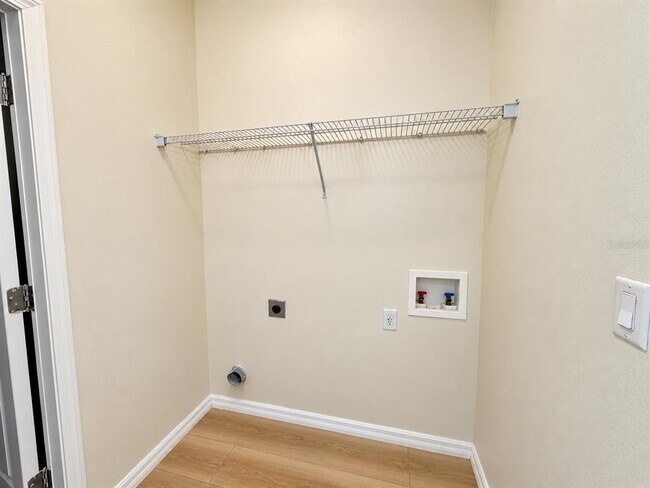Building Photo - 27353 Edenfield Dr
