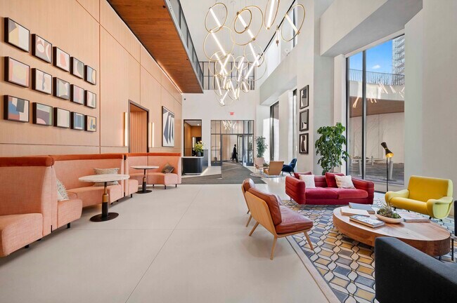 Building Photo - 11 Hoyt St