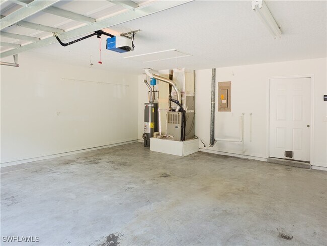 Building Photo - 607 Brookwood Pl