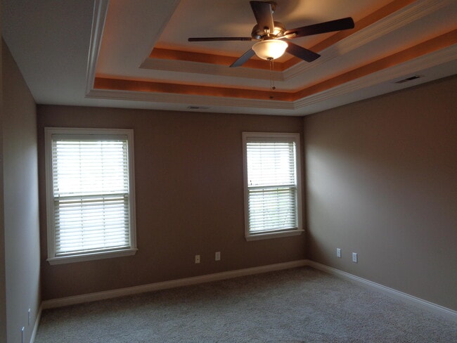 Building Photo - 2702 Comstock Dr