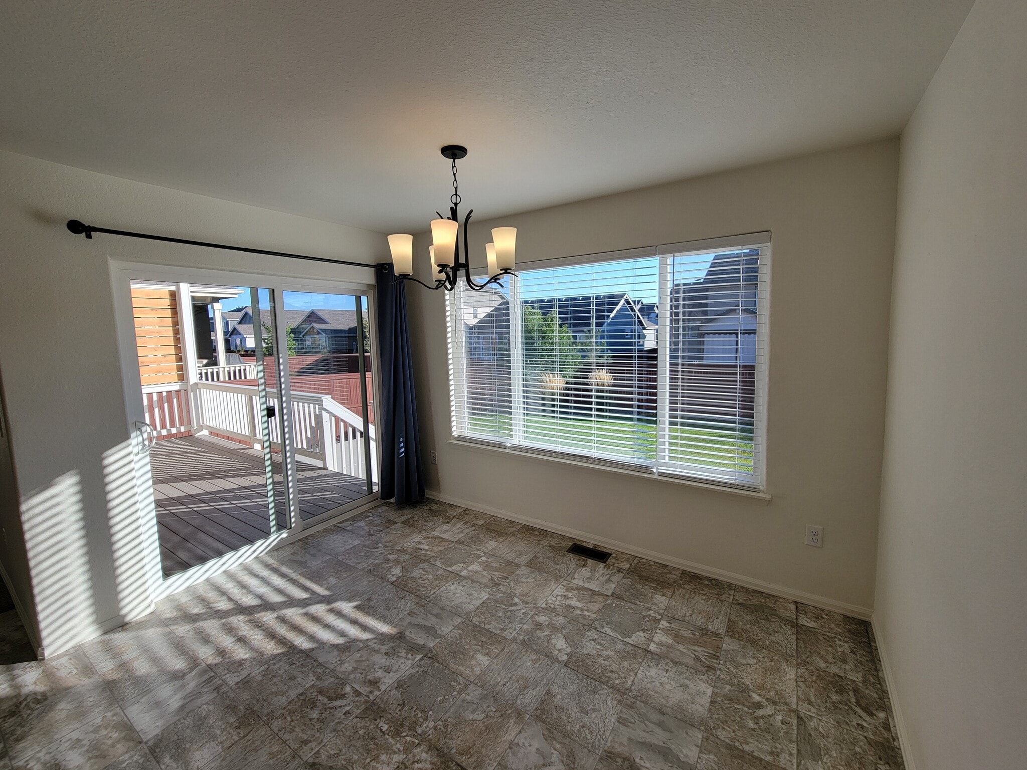 Building Photo - 2067 Moon Rise Dr