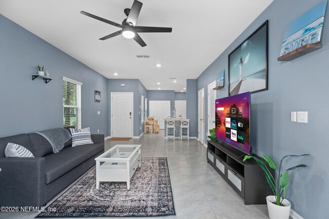 Building Photo - 237 Aralia Ln