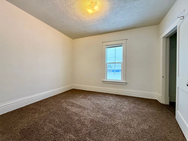 Building Photo - 83 Myrtle Ave