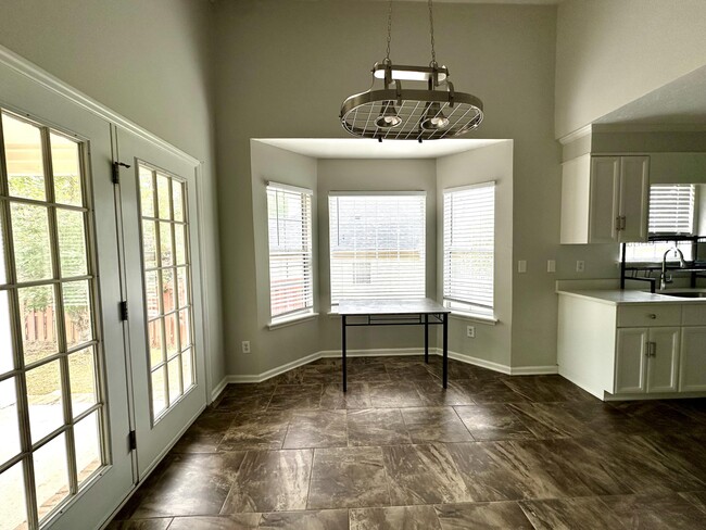 Building Photo - 945 Hunting Horn Wy
