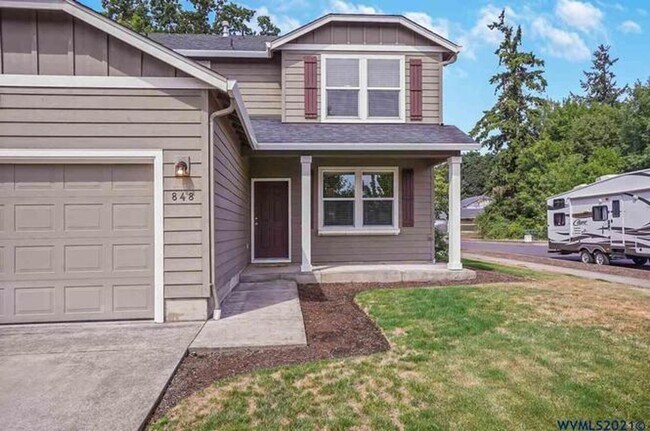 Building Photo - 848 NE Millstream Pl