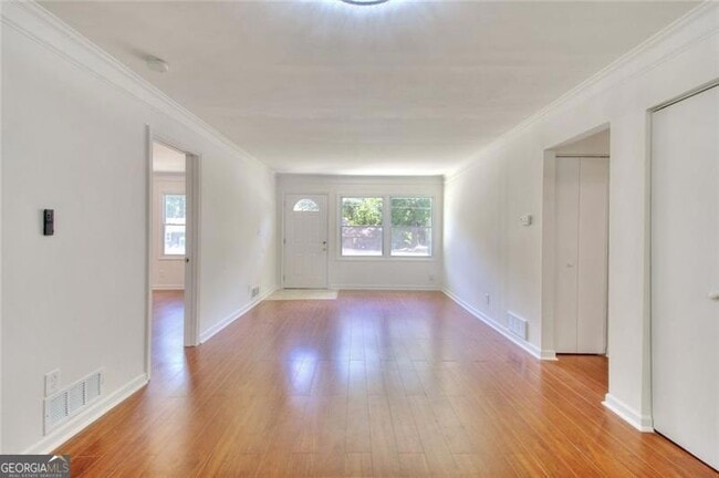 Building Photo - 3946 Green Oak Dr