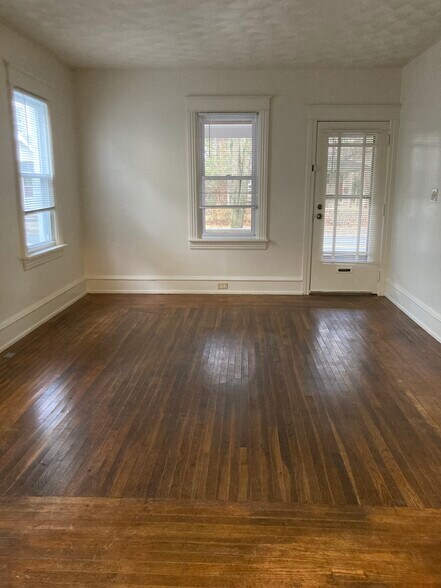 Building Photo - 117 N Montour St