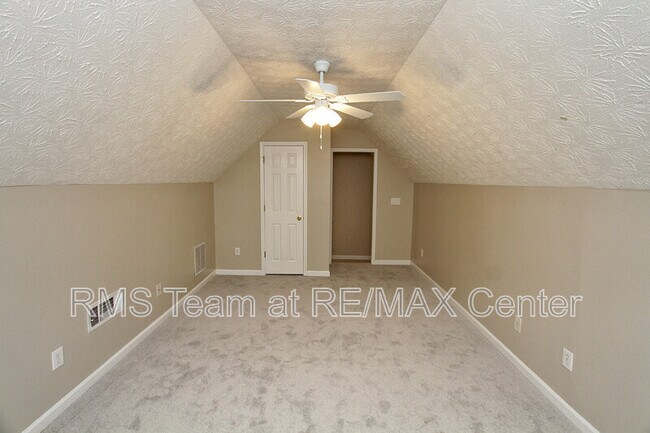 Building Photo - 1490 Creek Pointe Cir