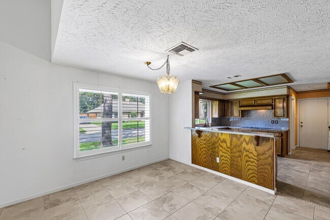 Building Photo - 3647 Marywood Dr