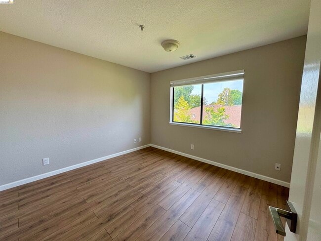 Building Photo - 20647 Maria Ct