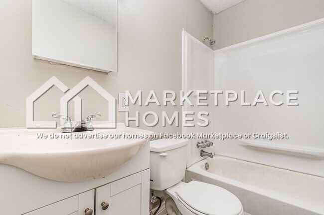 Building Photo - 4438 Melvin Cir W