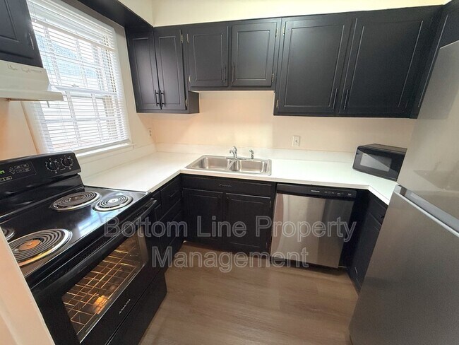 Building Photo - 4605 Coronado Dr