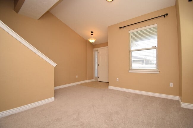 Building Photo - 5 Bed 3.5 Bath House next to TopGolf!!!