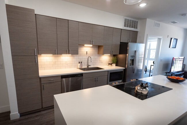 Building Photo - 3500 S Corona St