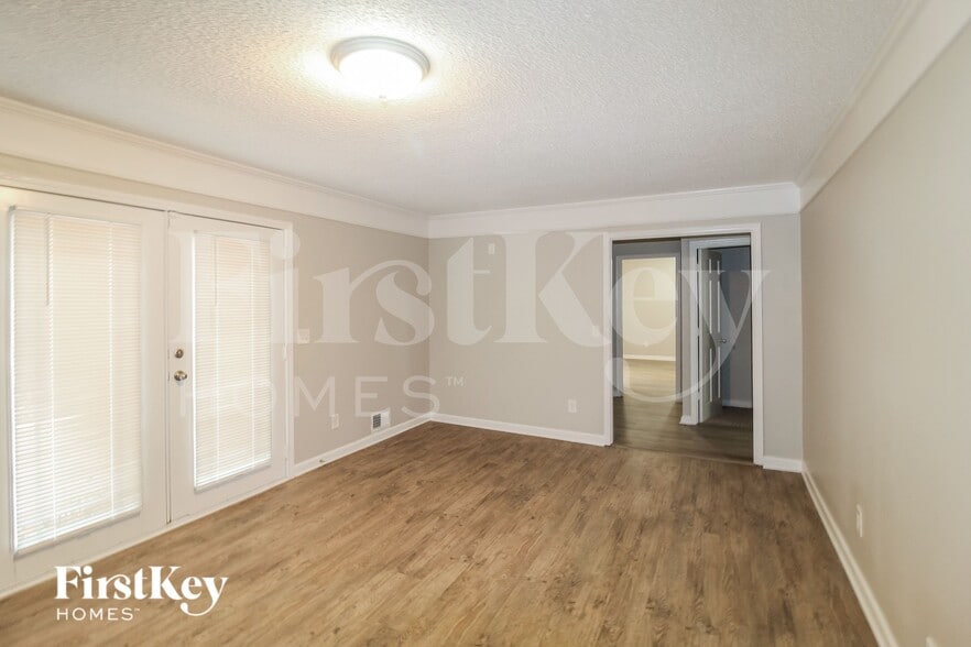 Building Photo - 4618 Forest Pl