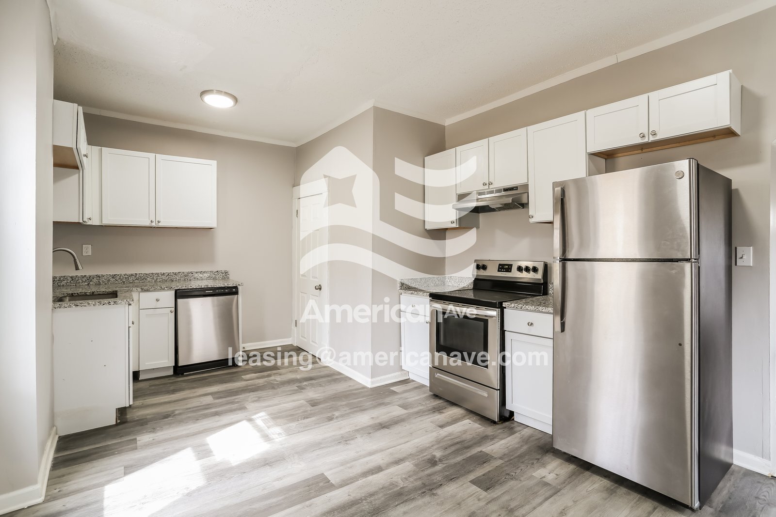 Building Photo - 1615 E Fulton St